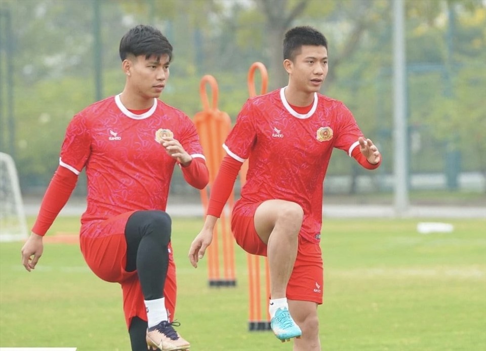 Vũ Văn Thanh và Phan Văn Đức là 2 gương mặt quen thuộc của đội tuyển quốc gia. Ảnh: CAHN FC