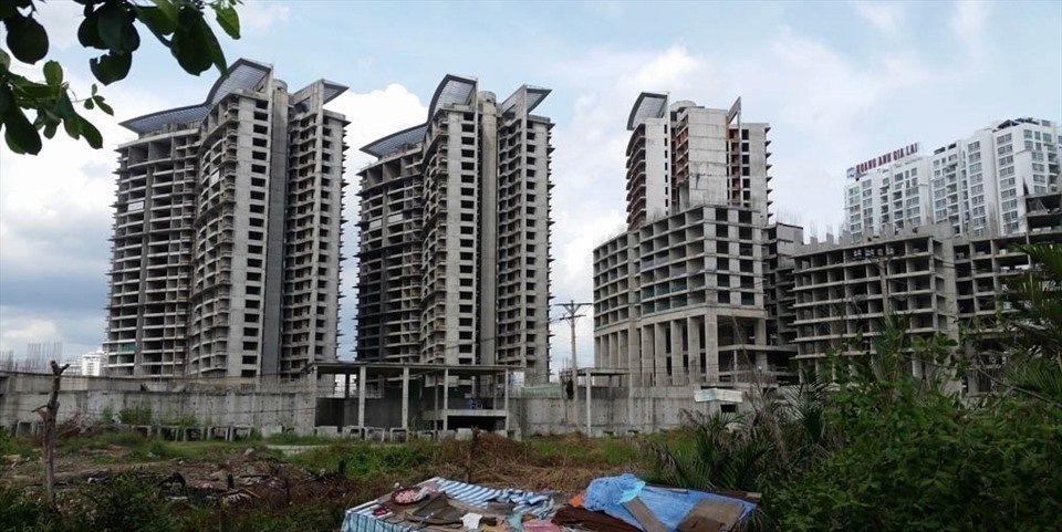 Doanh thu và lợi nhuận của nhiều doanh nghiệp bất động sản sụt giảm. Ảnh: Quang Duy