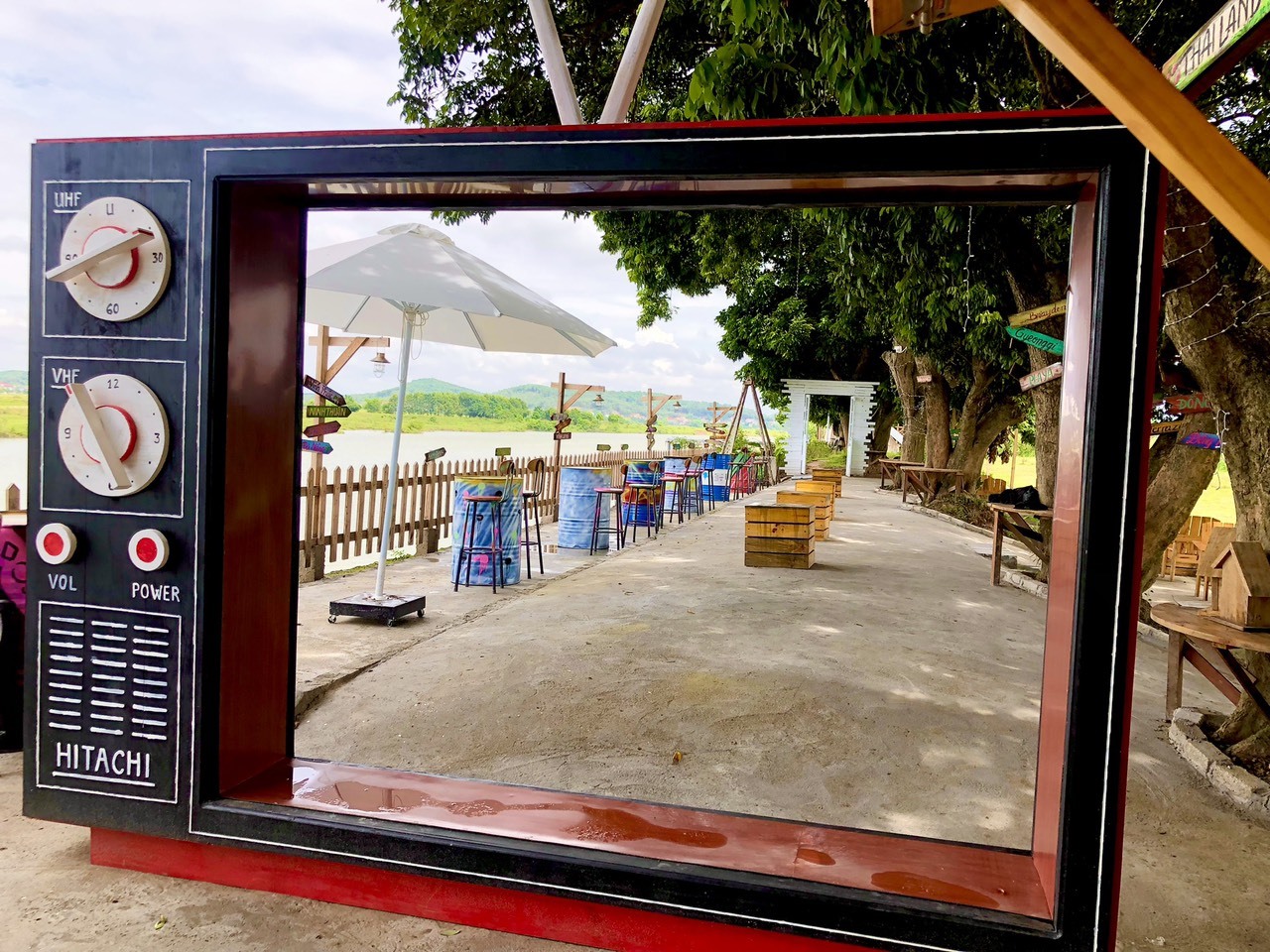 Một số điểm check-in ở khu cắm trại.