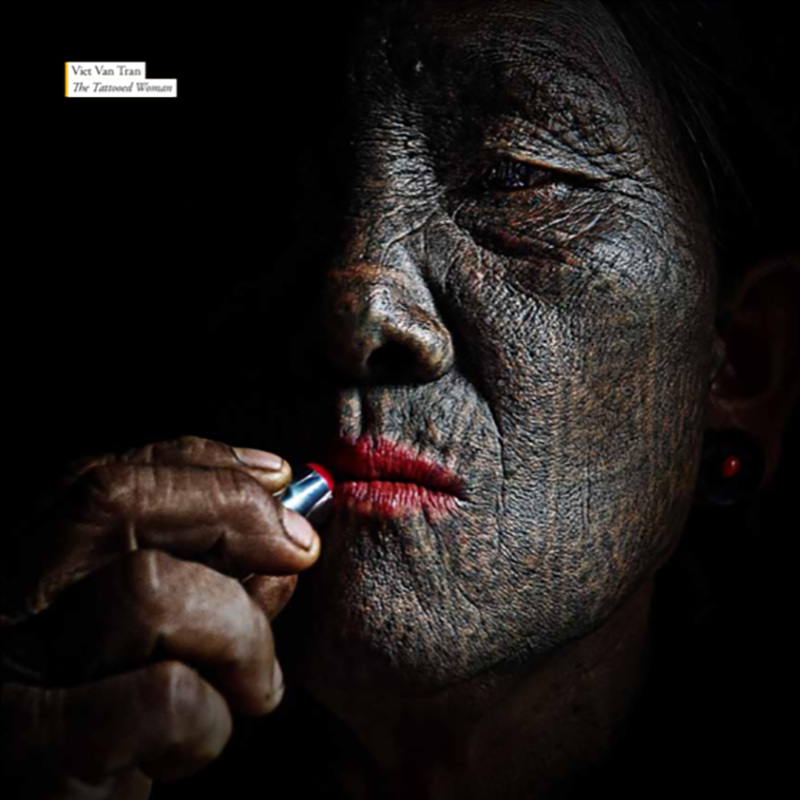 Người đàn bà xăm mặt” (Myanmar) của Việt Văn.