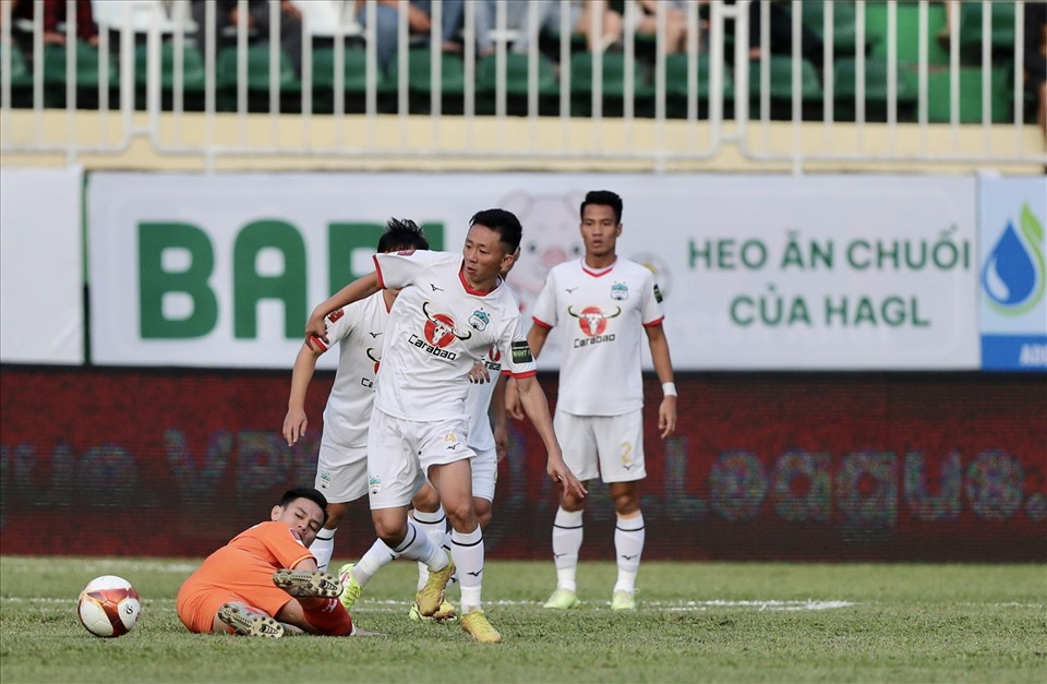 Hoàng Anh Gia Lai hay Sông Lam Nghệ An tận dụng quãng nghỉ V.League để cải thiện chuyên môn. Ảnh: VPF