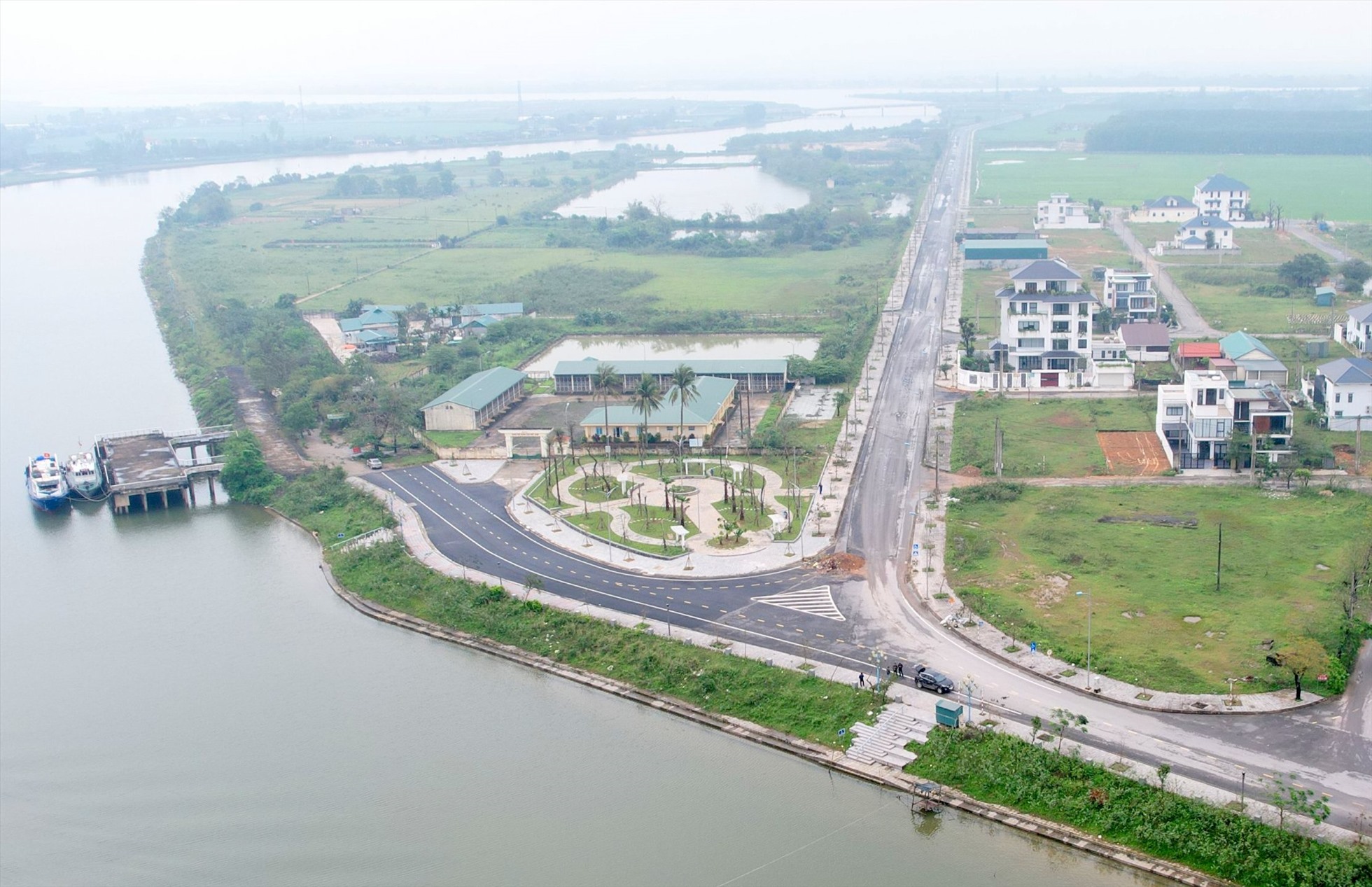 Từ năm 2017, đường Phường 2 đi Đông Lương, Đông Lễ ở thành phố Đông Hà, tỉnh Quảng Trị (còn gọi là đường Trần Thánh Tông) được Tổng Công ty Xây dựng Bạch Đằng triển khai xây dựng.
