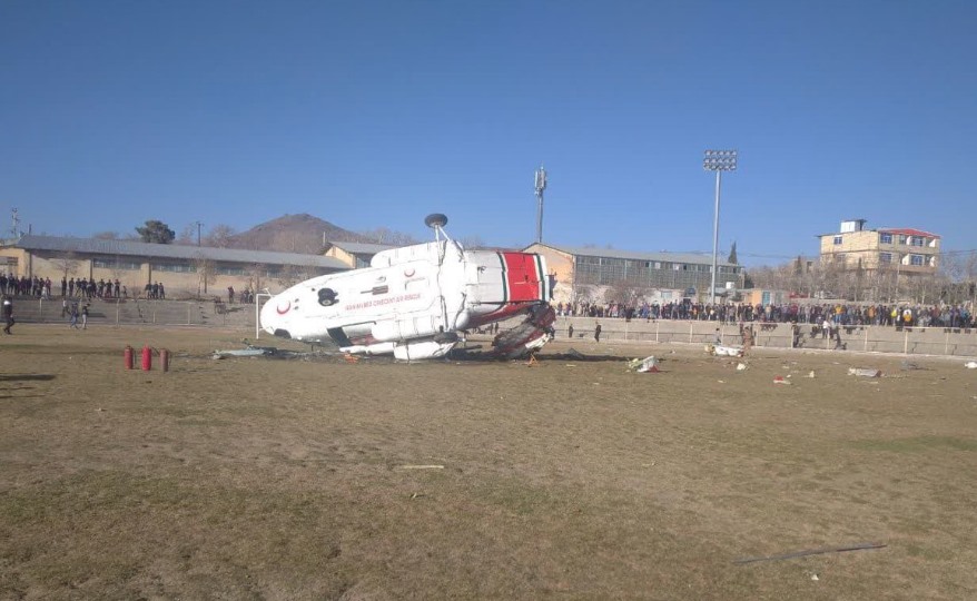 Chiếc trực thăng bị rơi hôm 23.2.2022. Ảnh chụp màn hình Twitter Far's News Agency