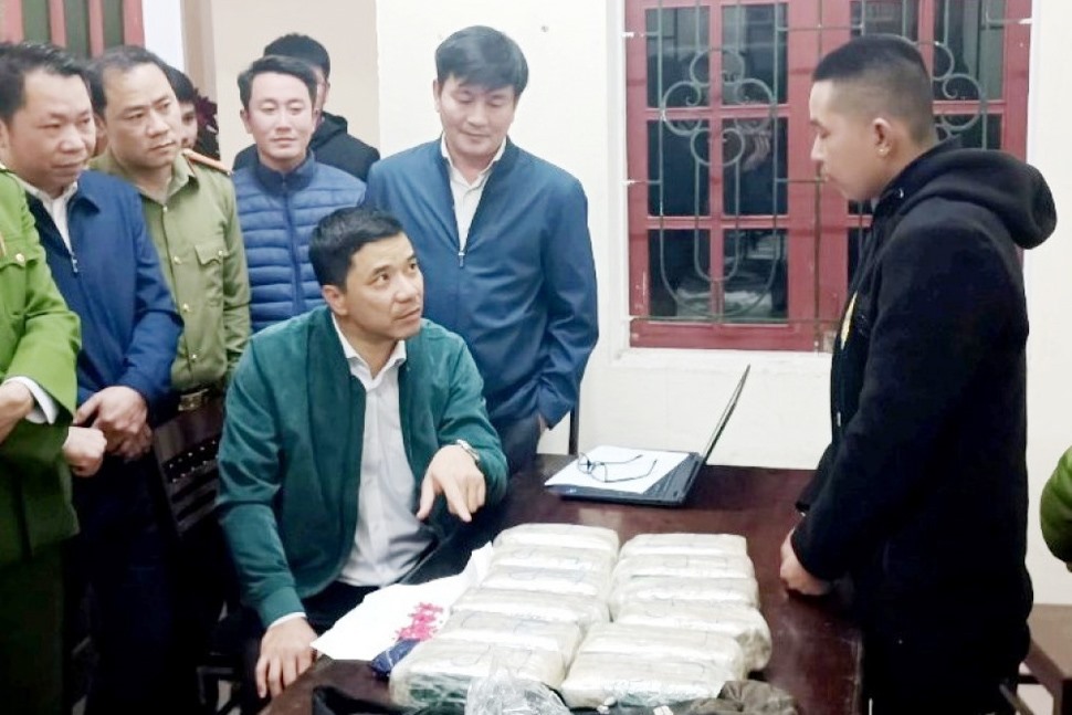 Thượng tá Lê Hồng Phong - Giám đốc Công an tỉnh Hà Tĩnh trực tiếp chỉ đạo phá vụ vận chuyển ma túy lớn vào địa bàn Hà Tĩnh. Ảnh Công an cung cấp.