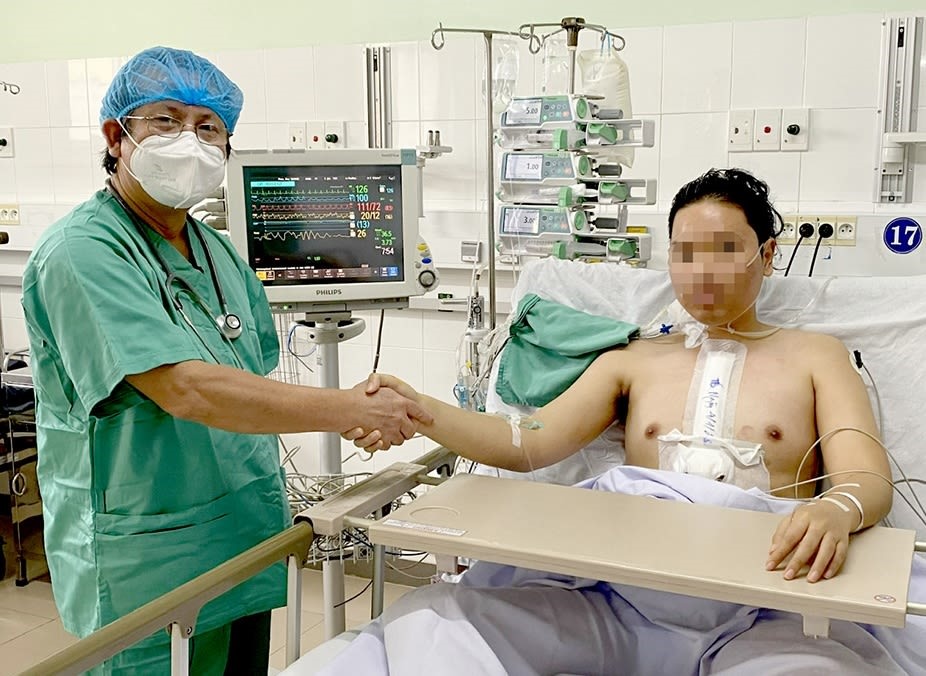 Một bệnh nhân ghép tim thành công ở Bệnh viện Trung ương Huế. Ảnh: Thương Hiển