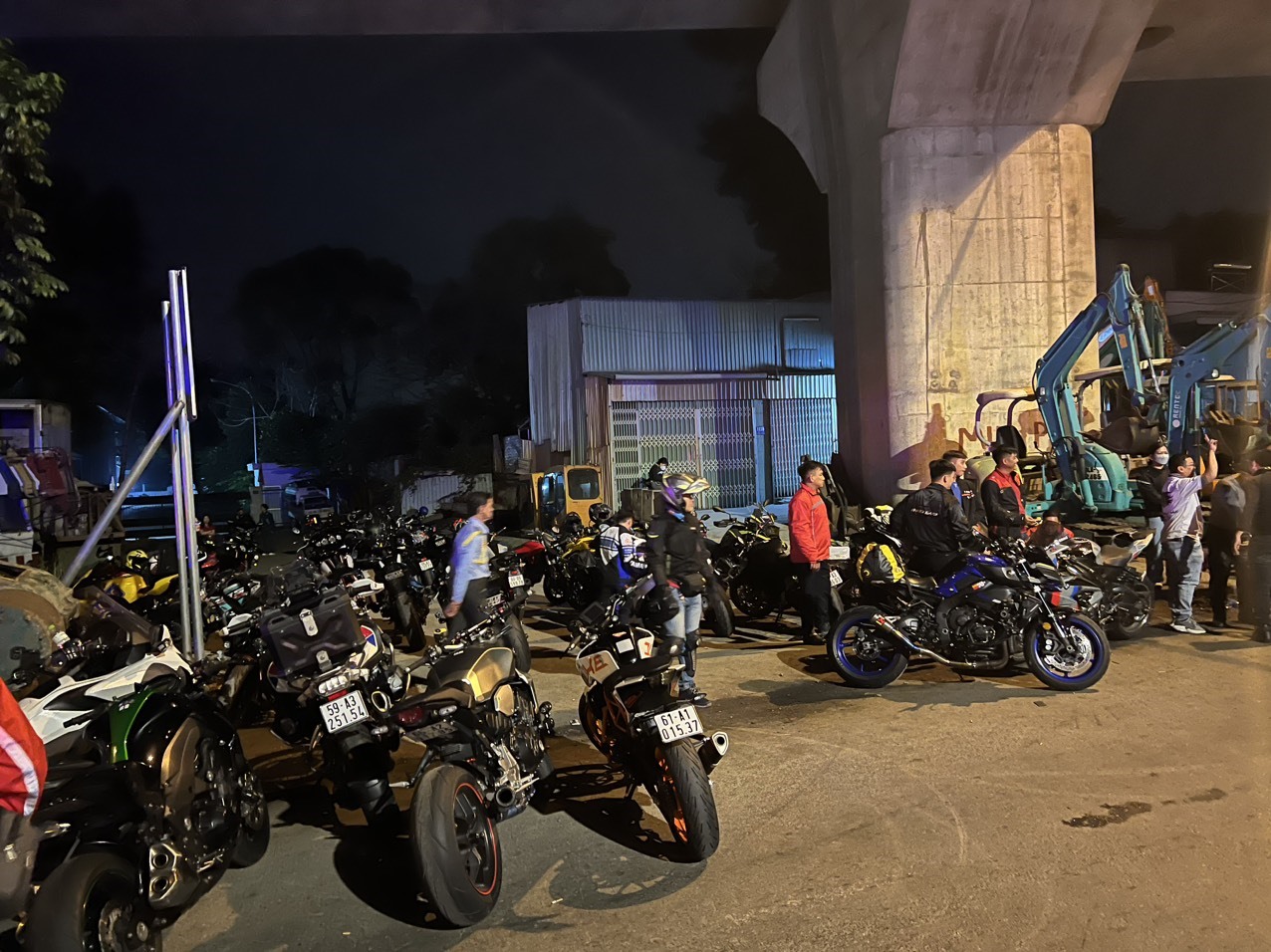CSGT TPHCM vây bắt hơn 100 xe môtô phân khối lớn đi vào đường cấm