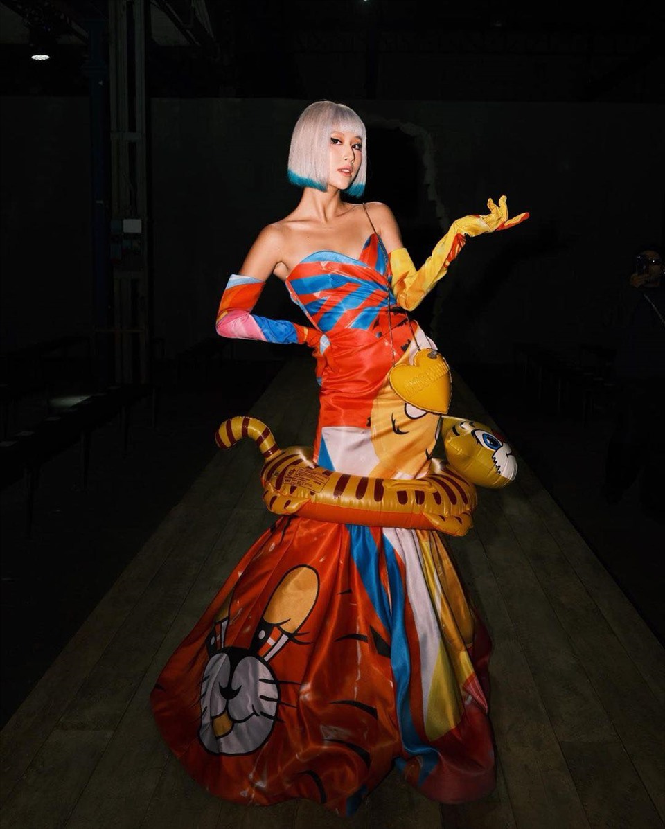 Thời trang ấn tượng của Châu Bùi, Quỳnh Anh Shyn ở Milan Fashion Week