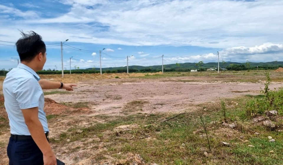 Các lô đất tại huyện Cam Lộ đã tổ chức đấu giá trong năm 2022 nhưng không có khách hàng tham gia. Ảnh: Hưng Thơ.