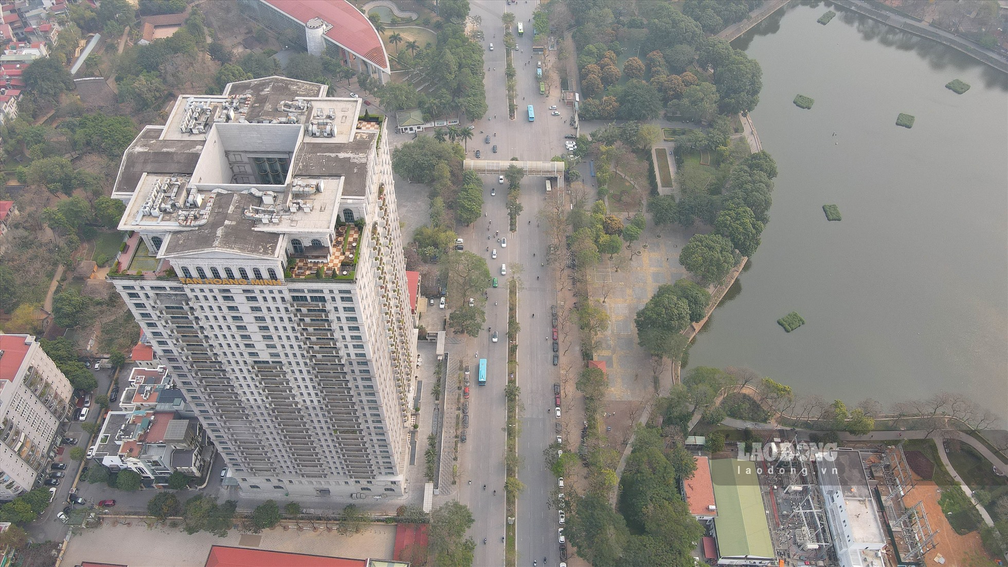 Đến năm 2019, Tập đoàn Tân Hoàng Minh mở cửa dự án chào đón các chủ nhân tương lai tới trải nghiệm những dịch vụ tiện ích đẳng cấp 6 sao như gym, spa, sauna, nhà hàng... ngay tại chính tòa nhà.