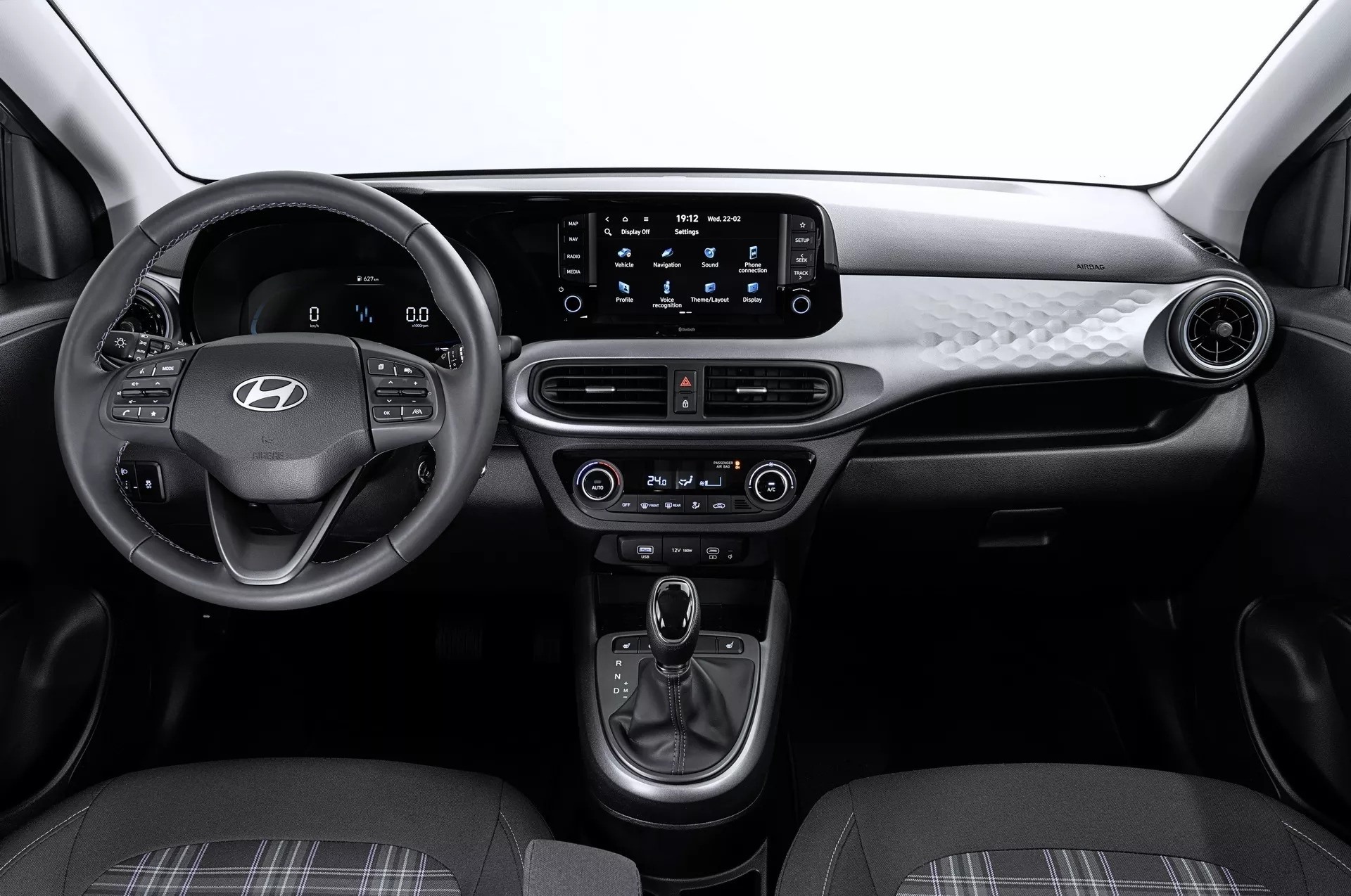 Bên trong khoang lái của Hyundai i10 2023. Ảnh: Hyundai.