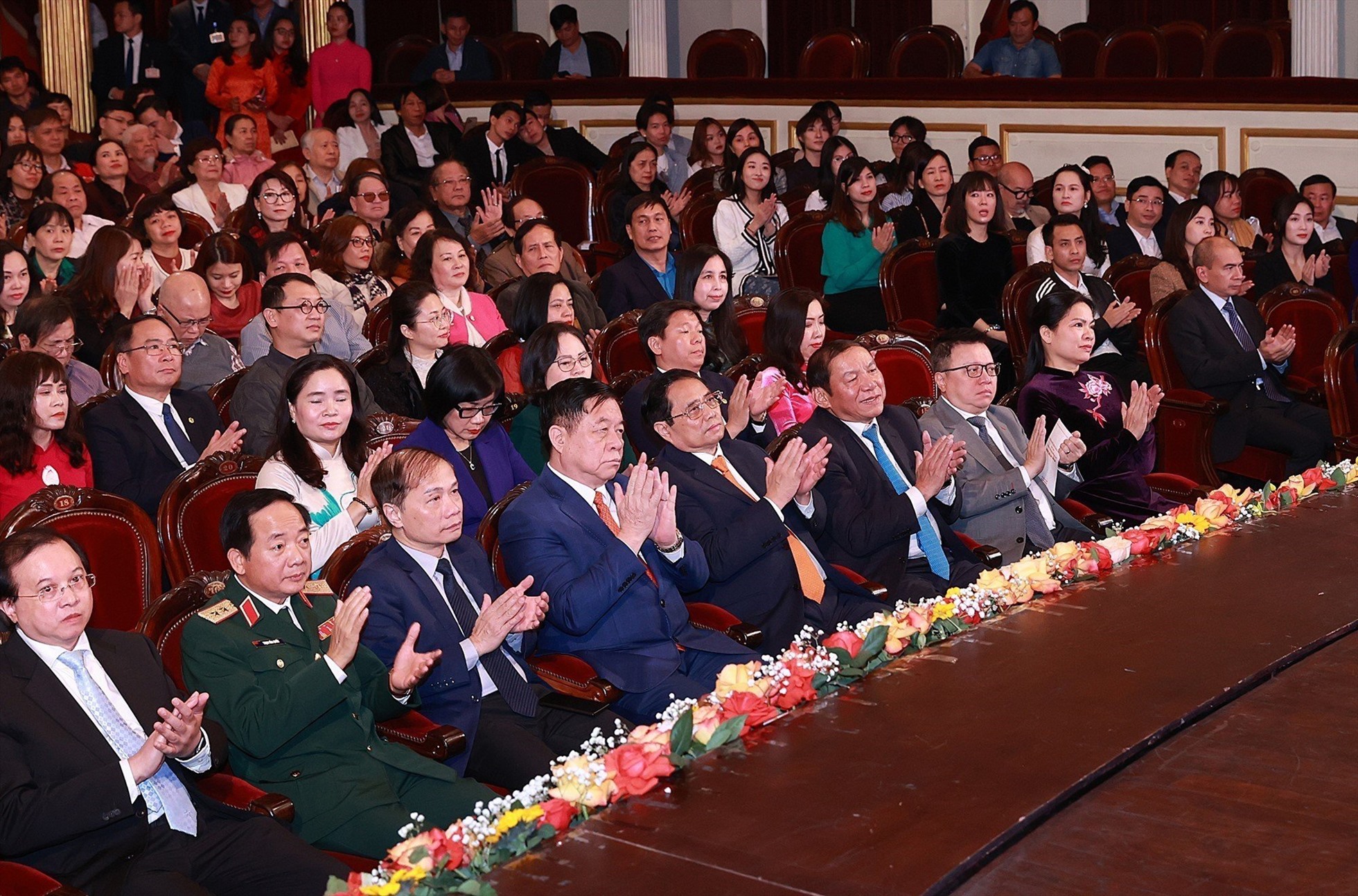 Thủ tướng Phạm Minh Chính và các đại biểu dự chương trình. Ảnh: