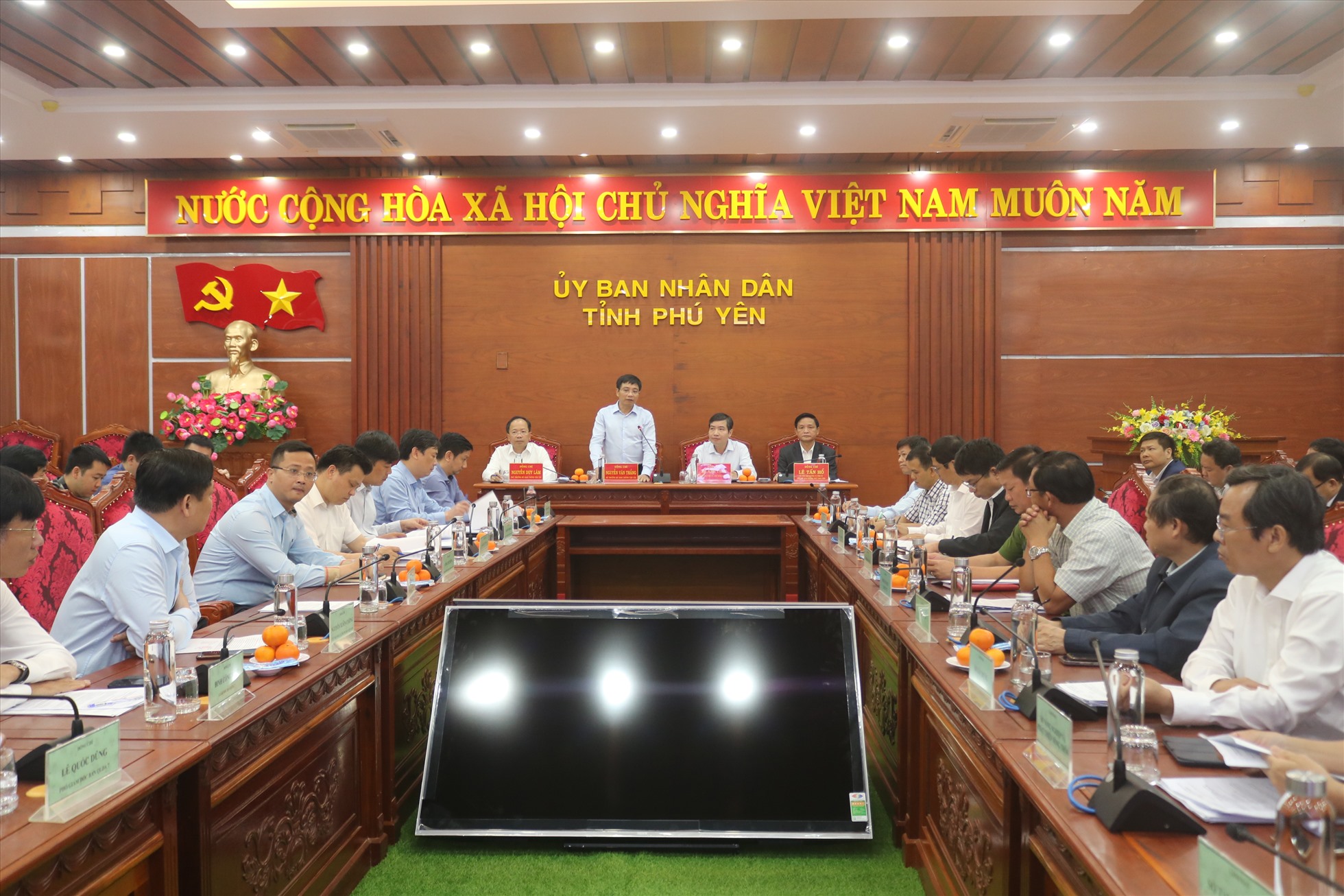 Bộ trưởng Bộ GTVT làm việc với UBND tỉnh Phú Yên ngày 28.2. Ảnh: Hoài Luân