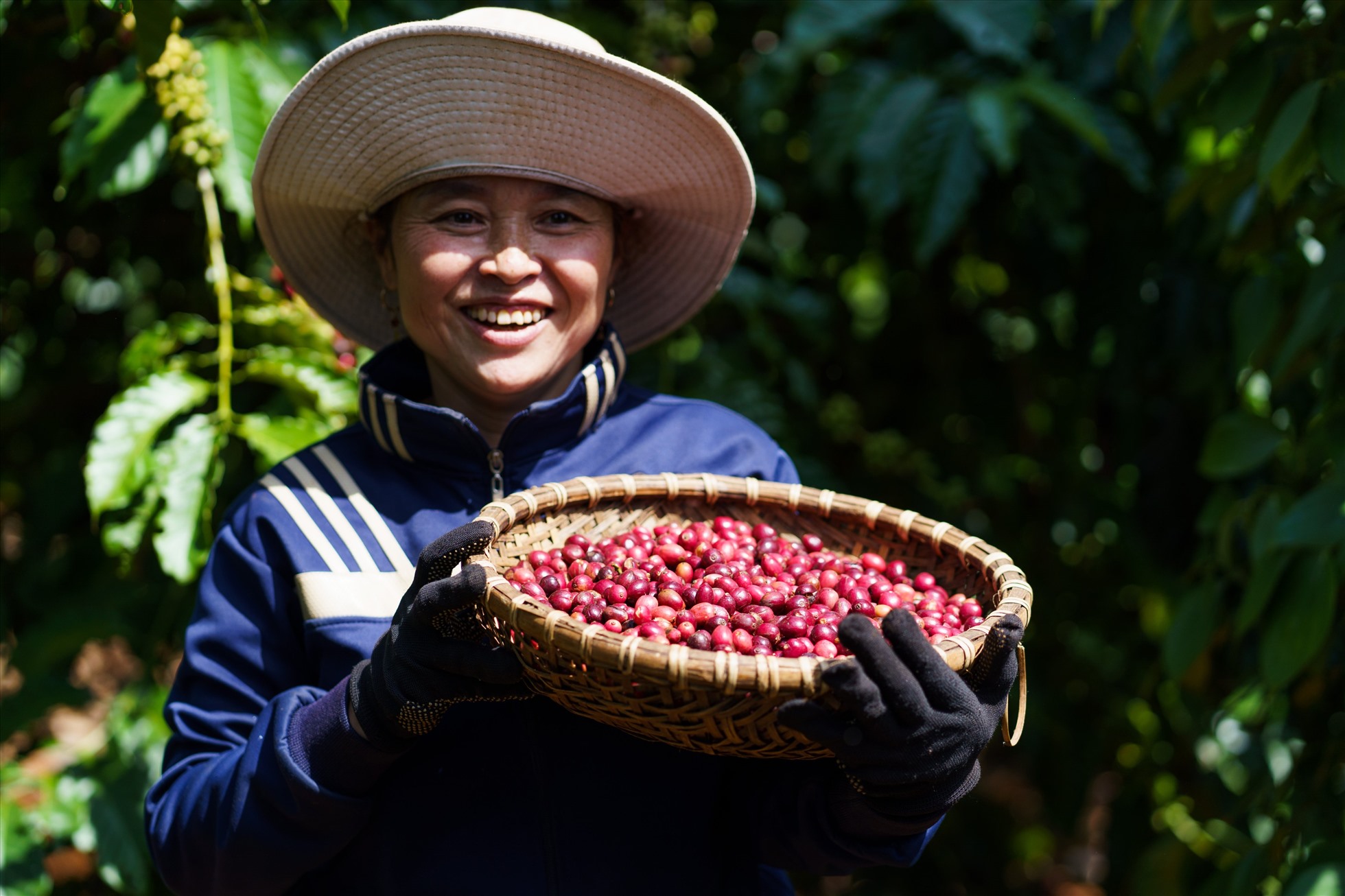 Thông qua chương trình đồng hành cùng phụ nữ triển khai từ năm 2020, Nestlé Việt Nam và Hội Liên hiệp phụ nữ Việt Nam đang hợp tác thúc đẩy bình đẳng giới, hỗ trợ phụ nữ, đặc biệt là phụ nữ tại khu vực nông thôn tại 20 tỉnh thành, nâng cao kiến thức, kỹ năng và tạo lập các mô hình sinh kế bền vững.