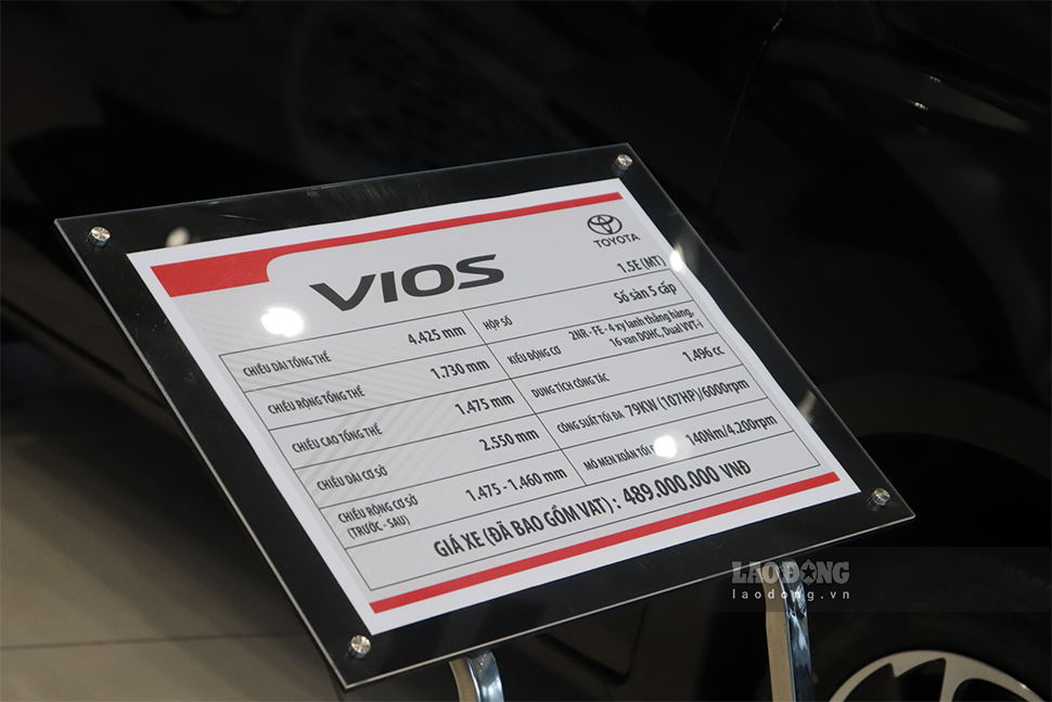 Đơn cử như mẫu xe VIOS của Toyota có phân giá 489 triệu đồng và được ưu đãi giảm tới 10%.
