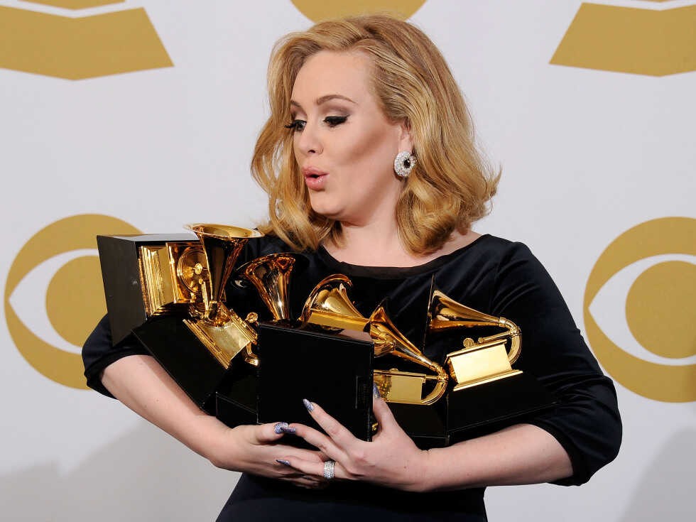 Trở lại đường đua âm nhạc sau 6 năm vắng bóng, Adele vẫn gây tiếng vang với “Easy on me“. Ảnh: Los Angeles Time