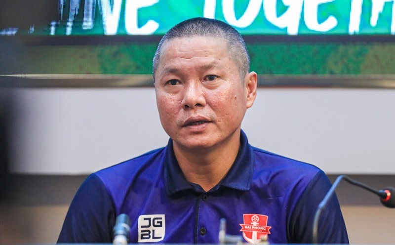 Huấn luyện viên Chu Đình Nghiêm hài lòng về kết quả trận đấu của Hải Phòng. Ảnh: Minh Dân