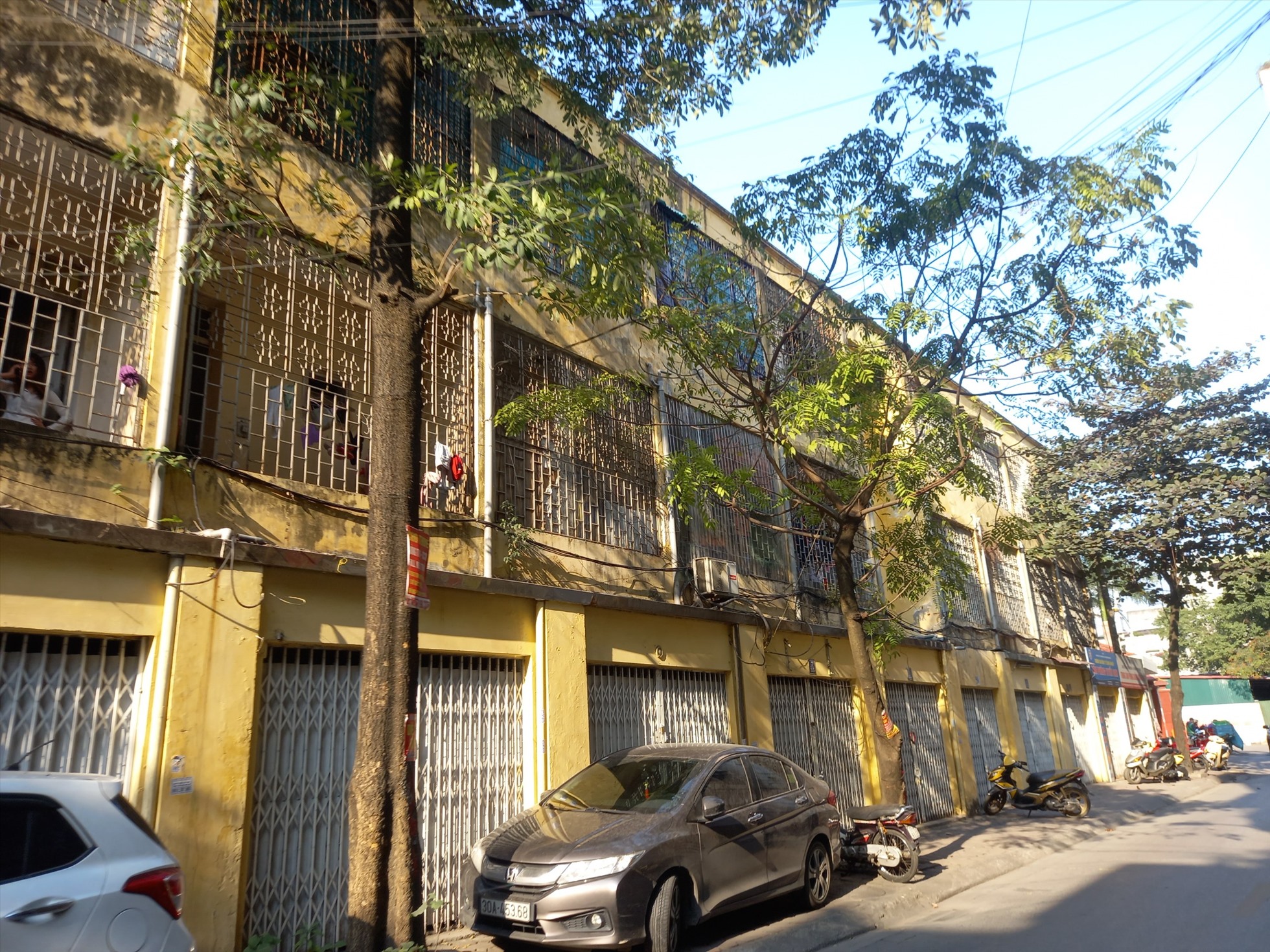 Việc cải tạo, chỉnh trang các khu chung cư cũ ở Hà Nội đang được người dân hết sức mong chờ. Ảnh: Hiếu Anh
