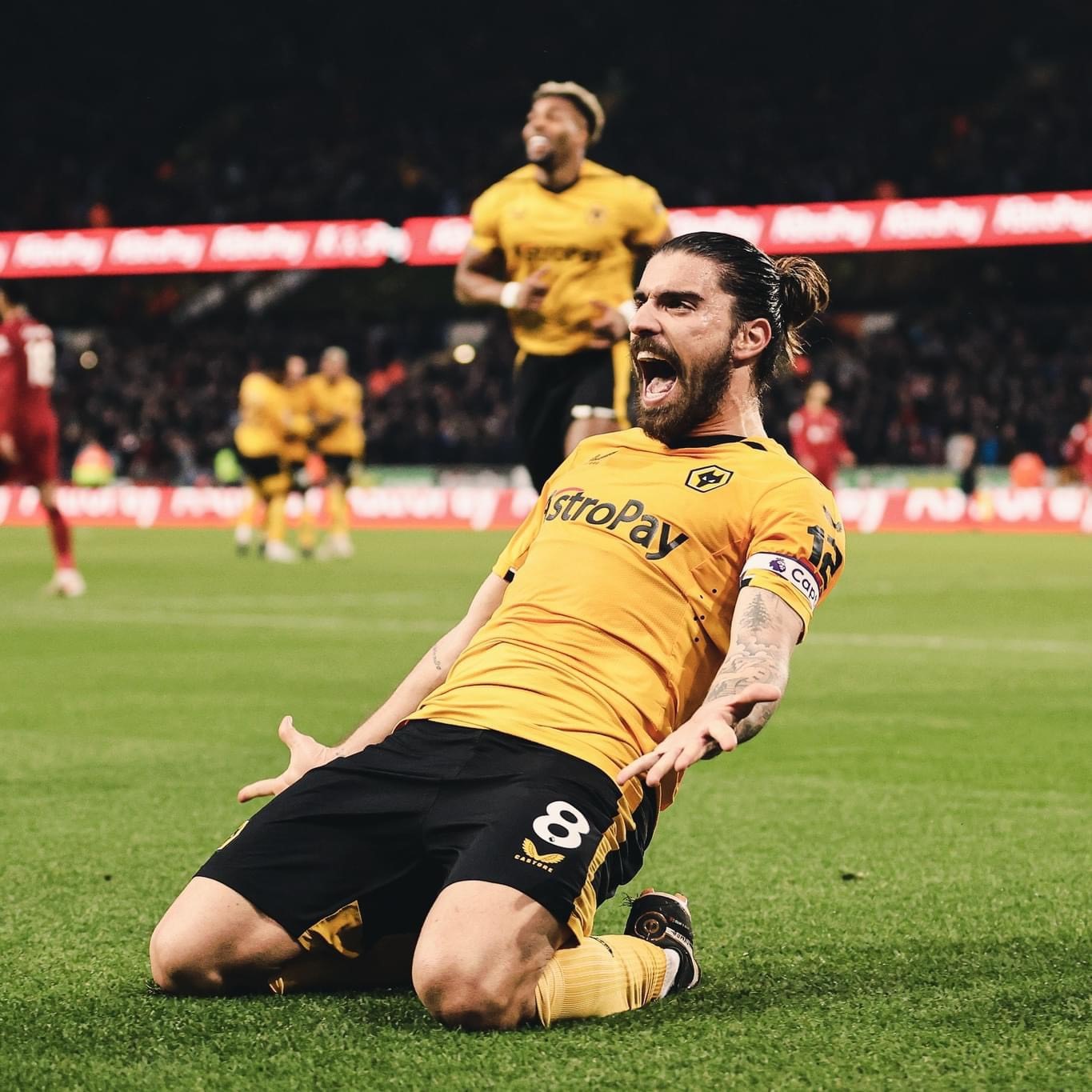 Ruben Neves khép lại ngày buồn của Liverpool.  Ảnh: Wolves