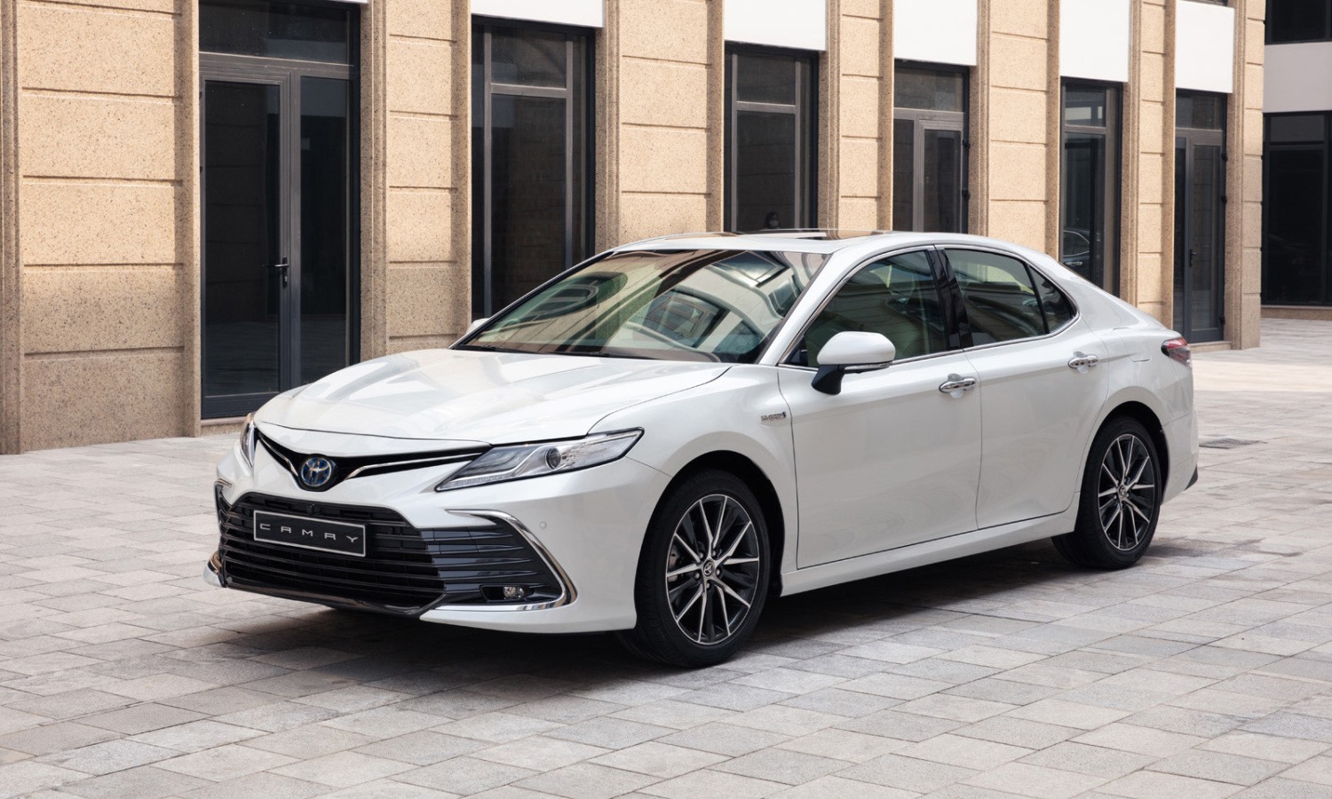 Dù có mức giá cao trong phân khúc, Toyota Camry vẫn có doanh số tốt trong nhóm. Ảnh: Toyota Việt Nam.