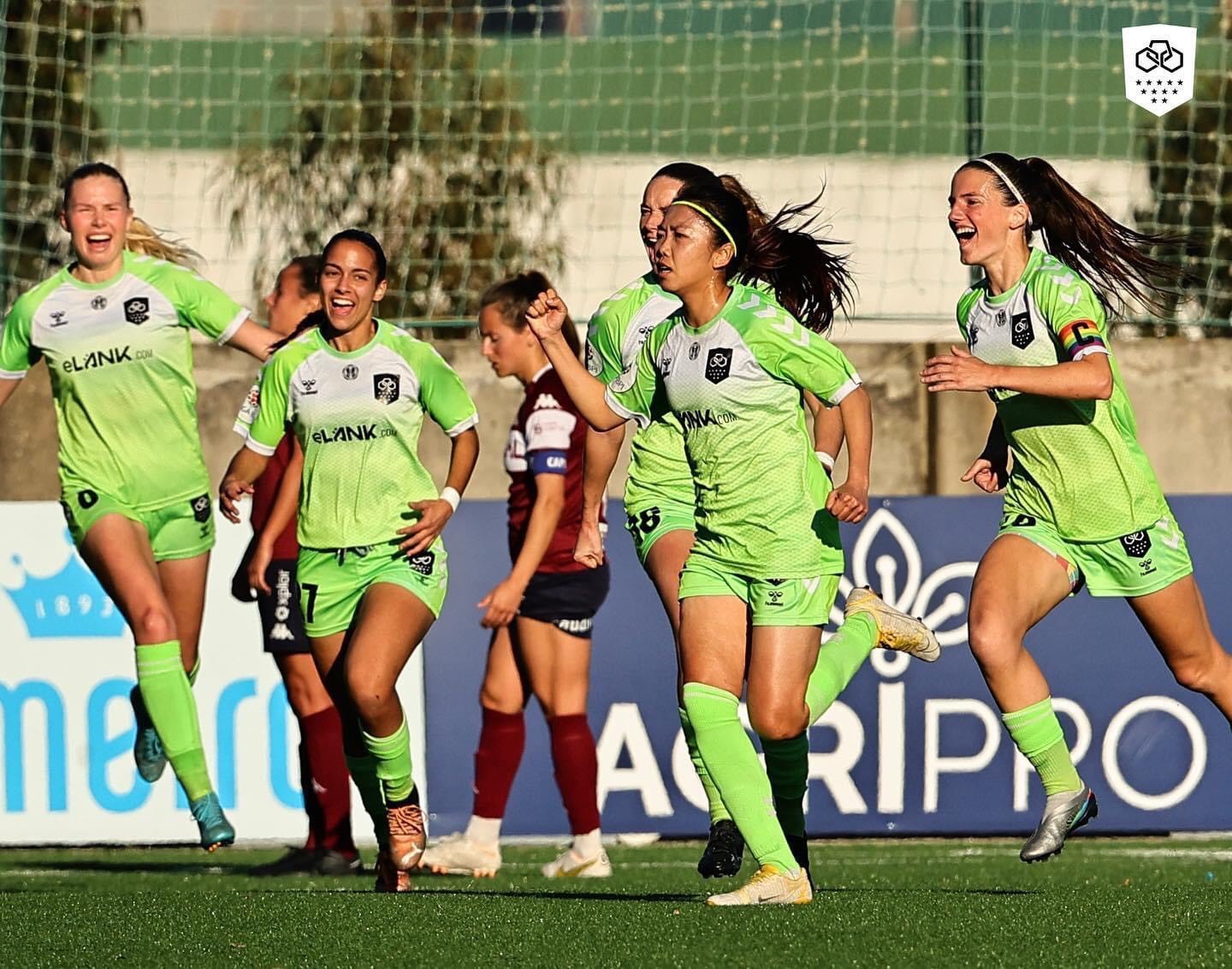 Huỳnh Như ghi bàn gỡ hoà 1-1 cho Lank FC từ pha đá phạt đẹp mắt. Ảnh: Lank FC