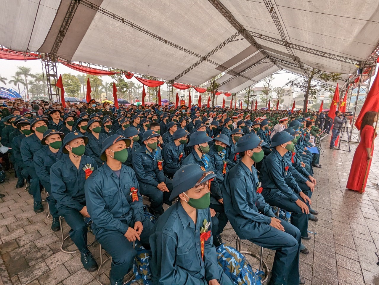 236 tân binh huyện Đông Anh tại lễ giao, nhận quân. Ảnh: Tiến Thành