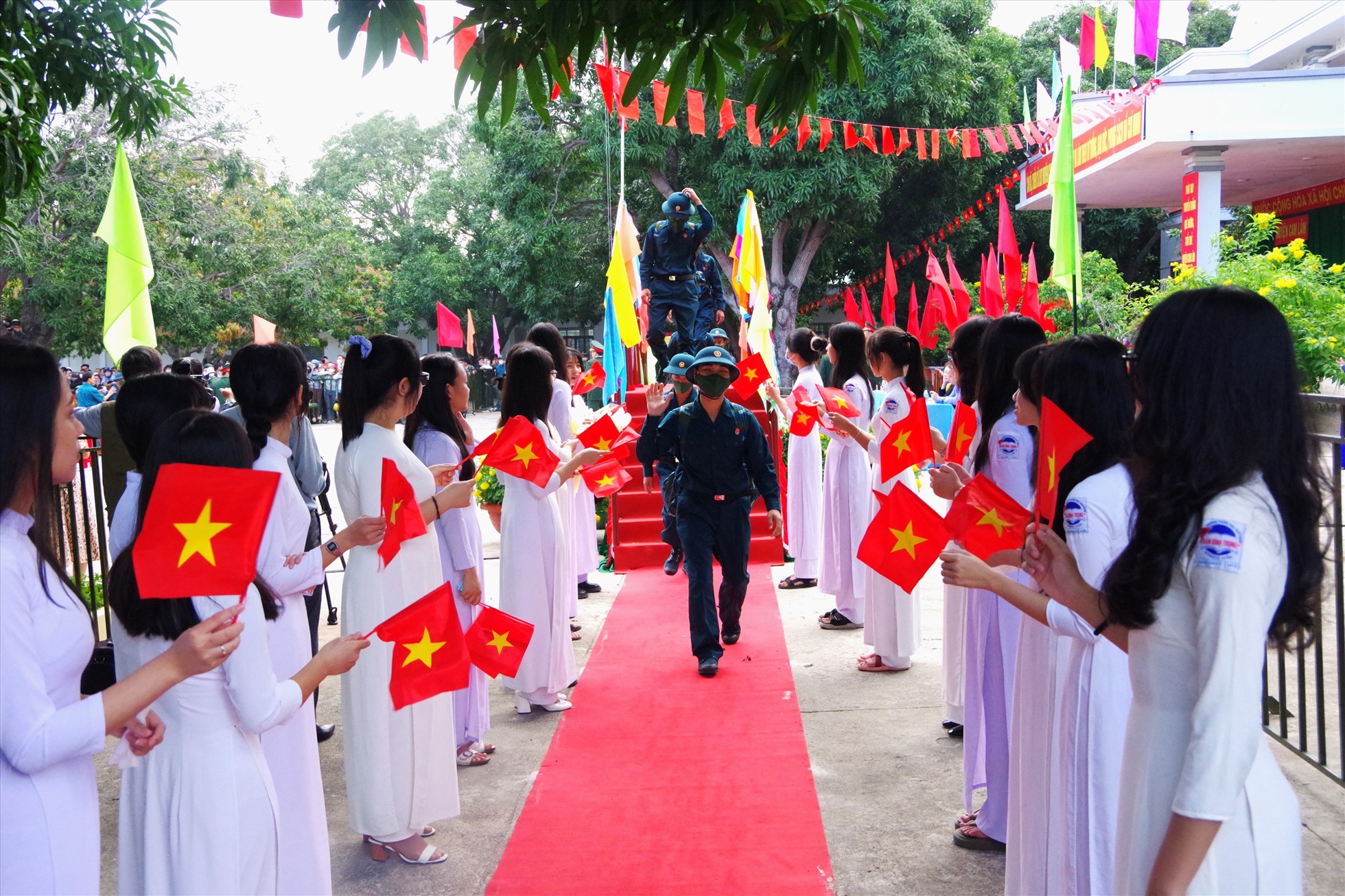 Năm nay chất lượng quân được nâng cao, trong đó có 3% thanh niên đã đứng vào hàng ngũ của Đảng. Ảnh: Hải Lam