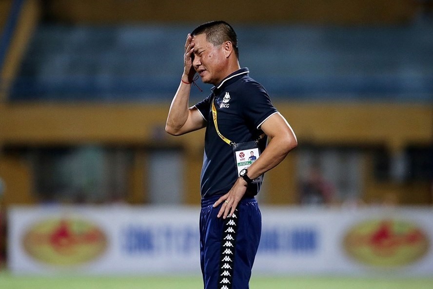 Huấn luyện viên Chu Đình Nghiêm chia tay Hà Nội FC sau nửa mùa giải thất vọng. Ảnh: HNFC
