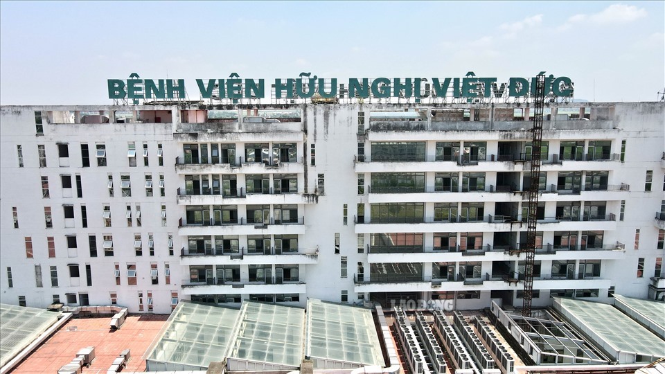 Bệnh viện Hữu nghị Việt Đức cơ sở 2 cũng trong tình trạng hoang phế. Ảnh: Thiều Trang