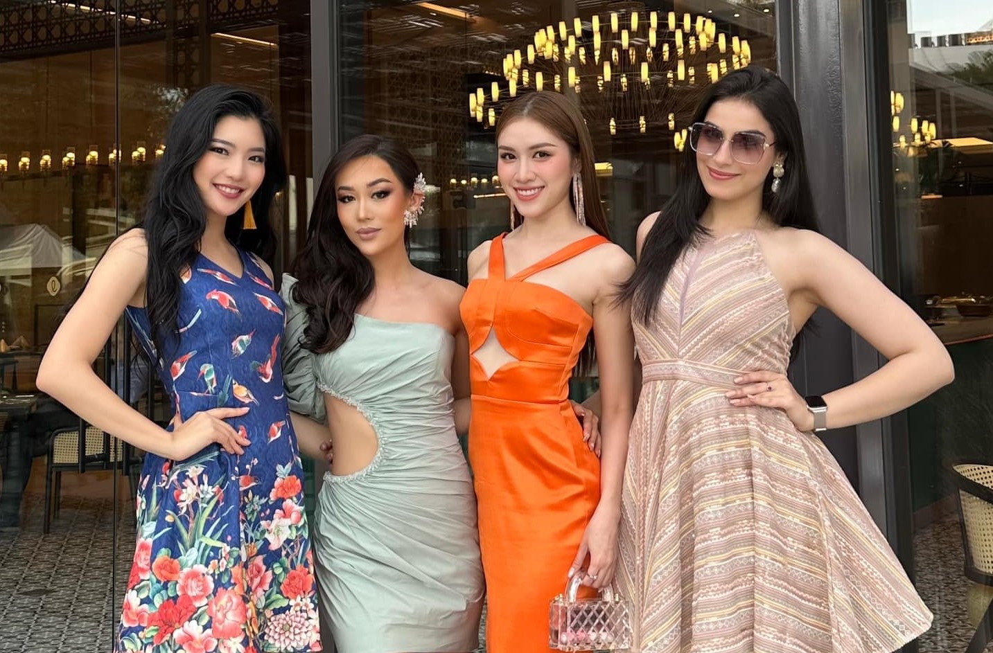 Thanh Thanh Huyền cùng các đại diện nước bạn tại Miss Charm 2023. Ảnh: Nghệ sĩ cung cấp