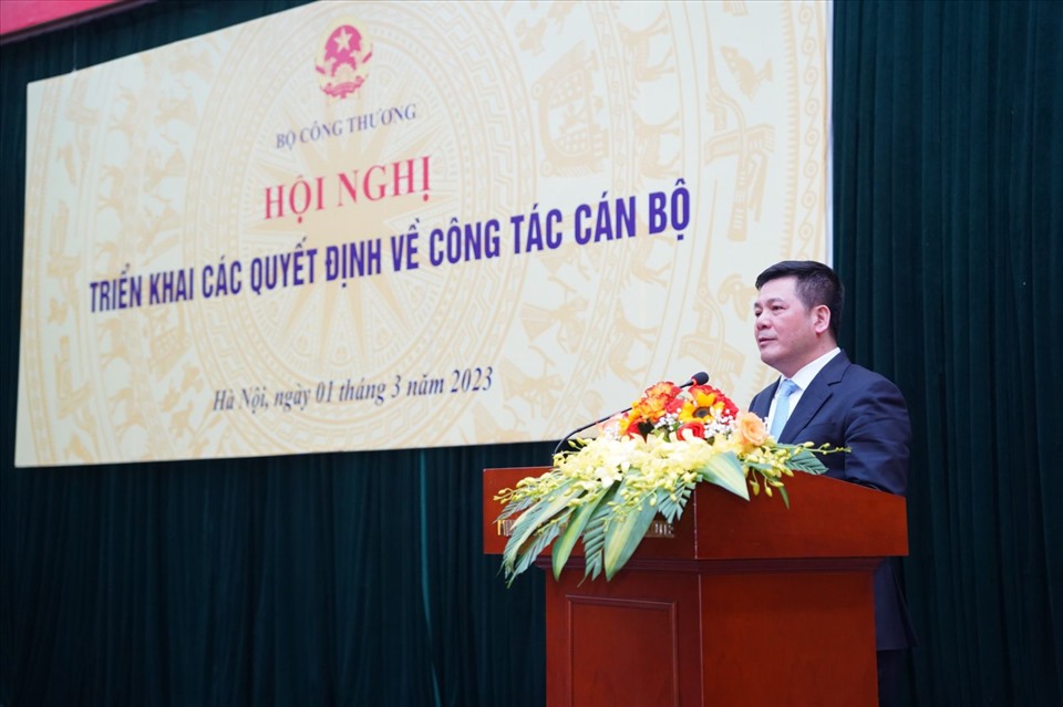 Ông Nguyễn Hồng Diên phát biểu tại hội nghị. Ảnh: MOIT