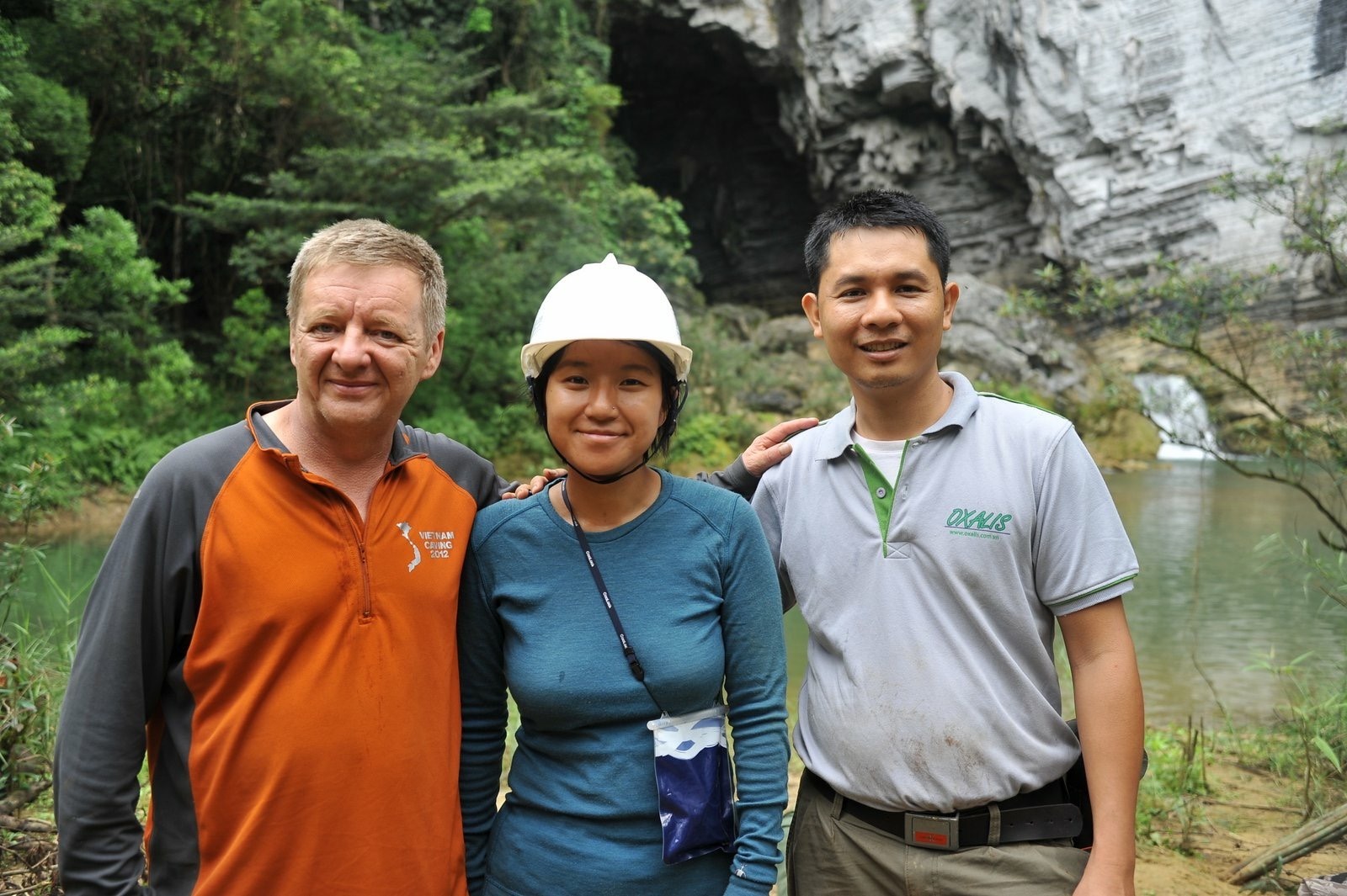 Du khách tham gia tour thám hiểm Sơn Đoòng. Ảnh: Facebook nhân vật