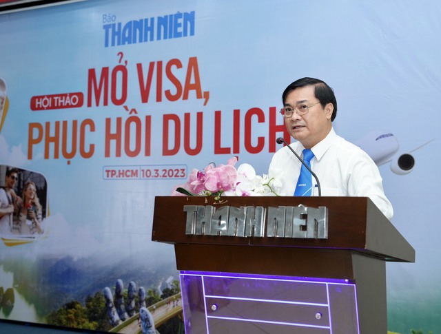 Nhà báo Nguyễn Ngọc Toàn- Tổng biên tập báo Thanh Niên phát biểu tại Hội thảo. Ảnh BTC