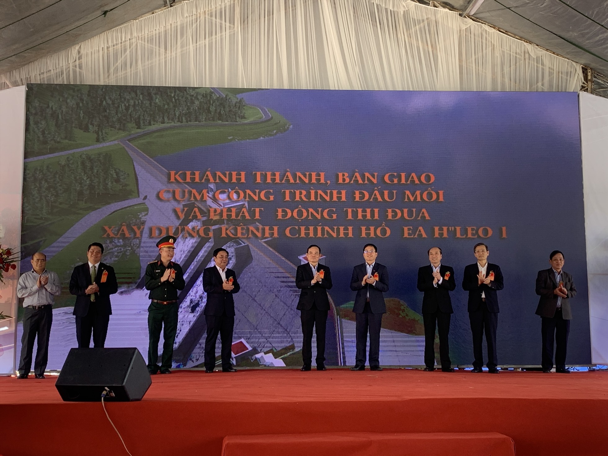 Phó Thủ tướng Chính Phủ Trần Lưu Quang tham dự, bấm nút khánh thành dự án. Ảnh: Bảo Lâm