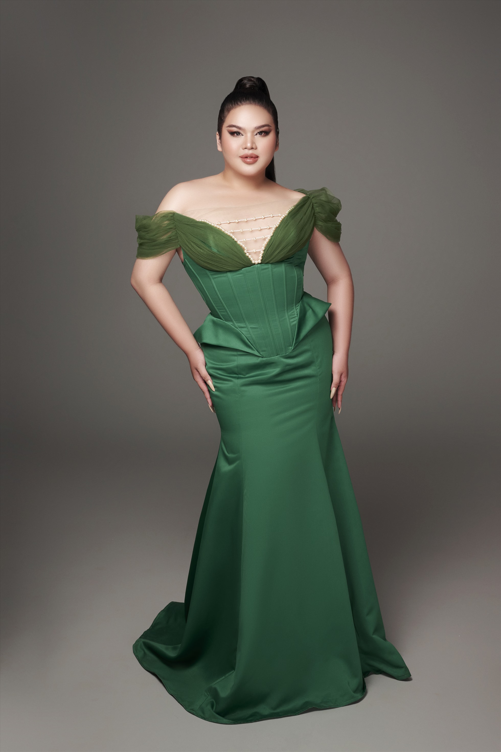 Mai Ngô và các thí sinh Miss International Queen Vietnam 2023 trong bộ ảnh mới