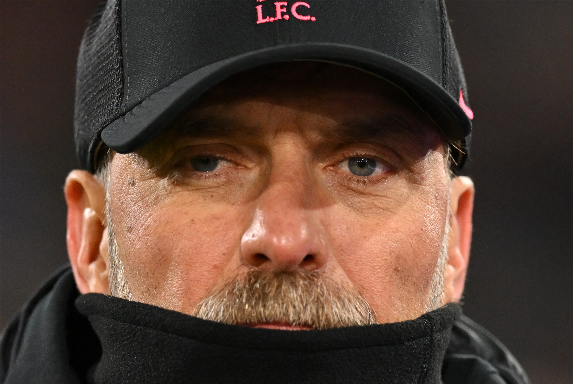 Ánh mắt xa xăm của Klopp dự cảm về một hành trình tháng 3 không lành với Liverpool? Ảnh: AFP