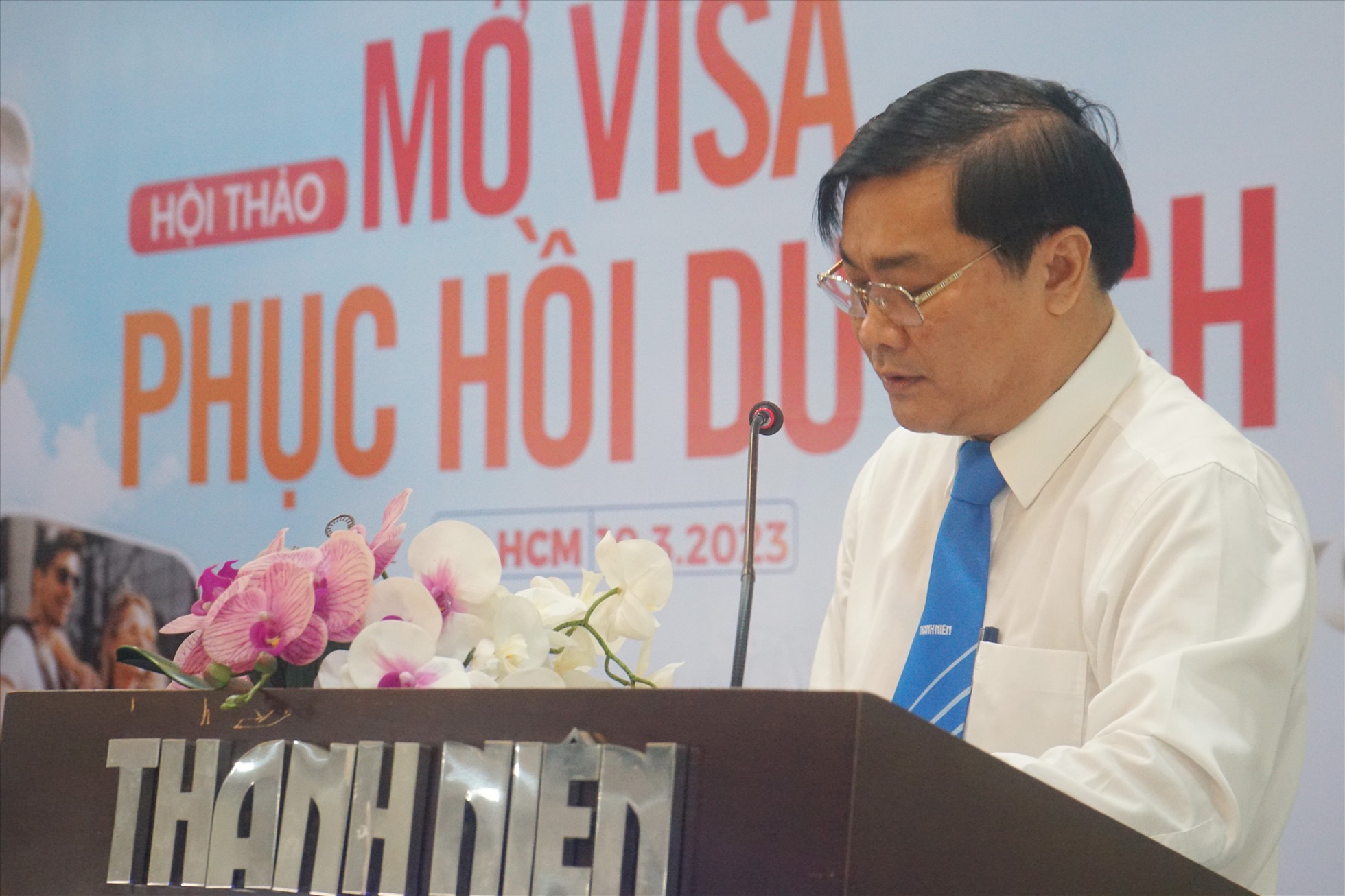 Tổng biên tập Báo Thanh Niên Nguyễn Ngọc Toàn phát biểu tại Hội thảo “Mở visa, phục hồi du lịch” do Báo Thanh Niên tổ chức ngày 10.3. Ảnh: Thanh Chân