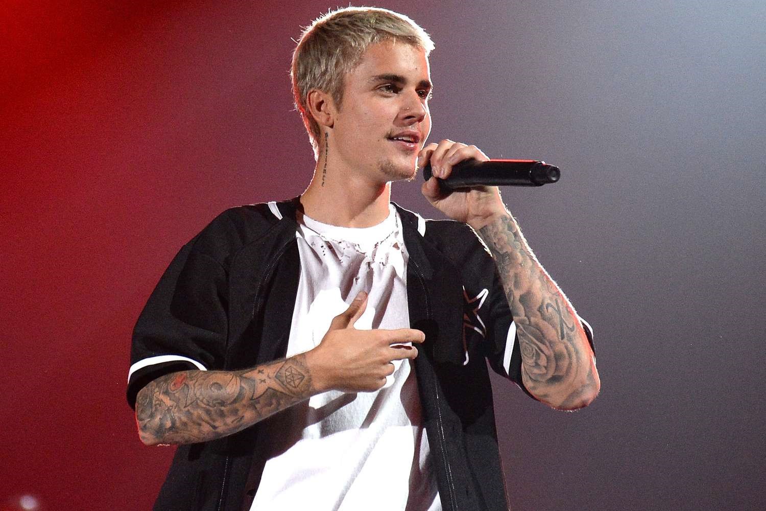 Justin Bieber xuất phát từ một thần tượng tuổi teen trở thành tên tuổi lớn của làng nhạc thế giới. Ảnh: People