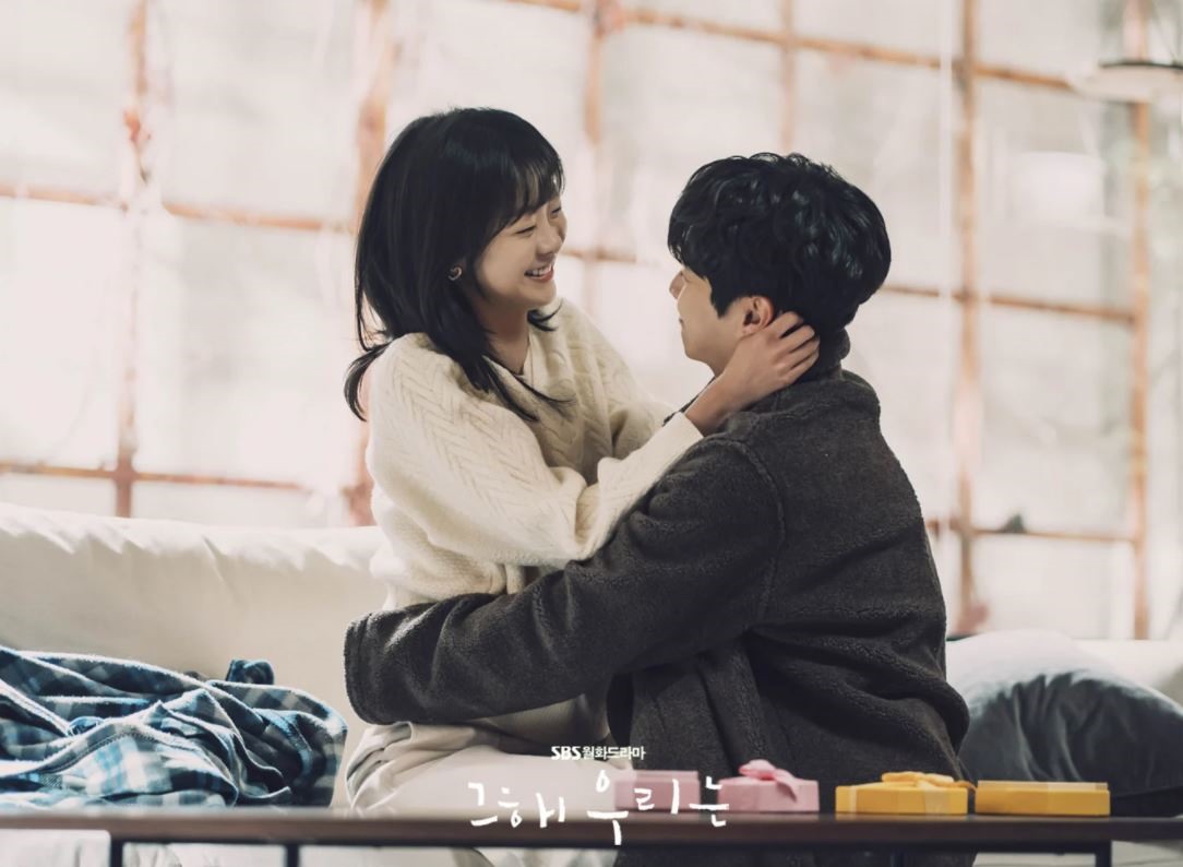 Chuyện tình yêu cổ tích trong phim Hàn Quốc thường phải trải qua nhiều khó khăn, thử thách. Ảnh: NSX.