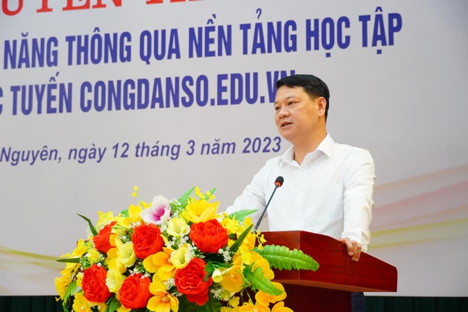 Ông Phạm Việt Dũng - Chủ tịch LĐLĐ tỉnh Thái Nguyên phát biểu tại diễn đàn.