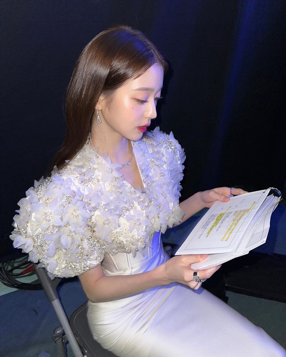 Nữ ca sĩ 18 tuổi tác là ngôi sao sáng với mức độ tác động. Ảnh: Instagram Jang Won Young