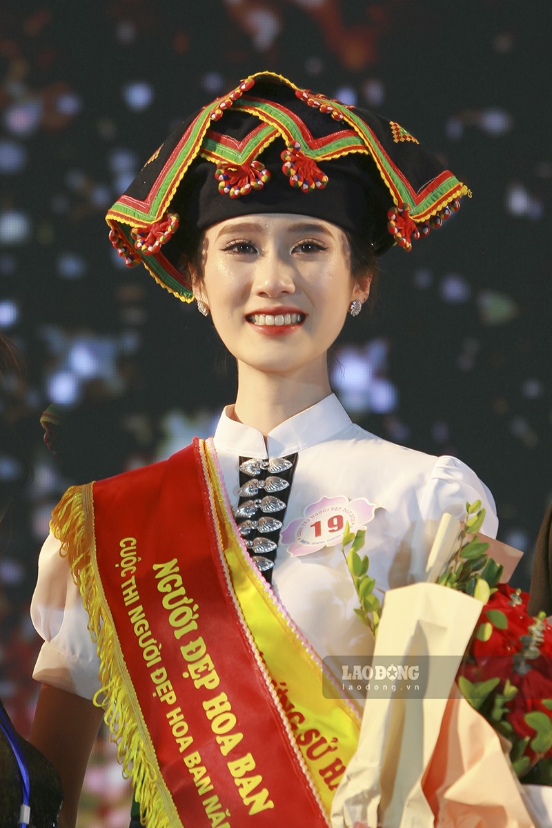 Với giải thưởng mang tính quyết định này, Nguyễn Thị Phương Uyên cũng đồng thời được trao giải cao nhất của cuộc thi - Người đẹp Hoa Ban năm 2023.