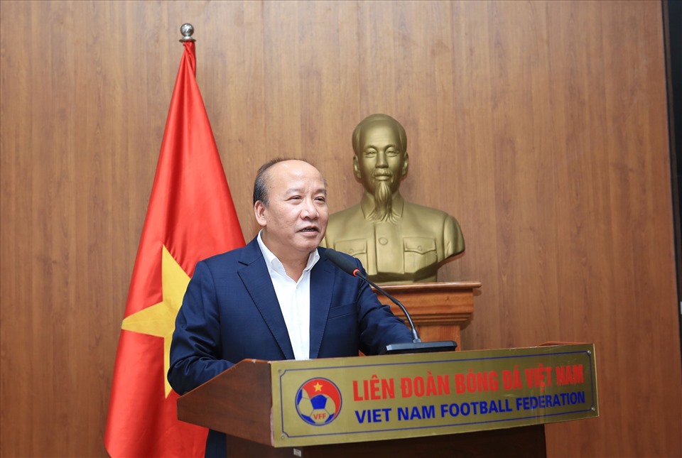 Ông Trần Minh Hùng - Phó Tổng Giám đốc Đài tiếng nói Việt Nam phát biểu tại buổi họp báo. Ảnh: Đức Cường
