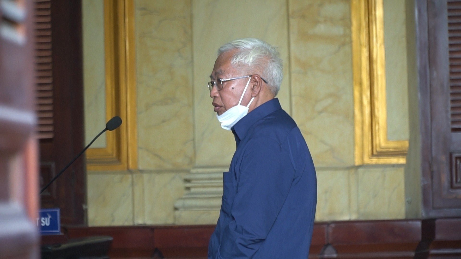 Bị cáo Trần Phương Bình khai tại tòa.