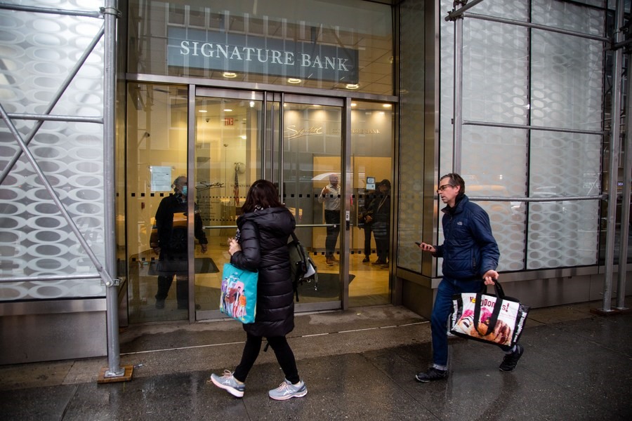 Chi nhánh của Signature Bank ở New York, Mỹ. Ảnh: Xinhua