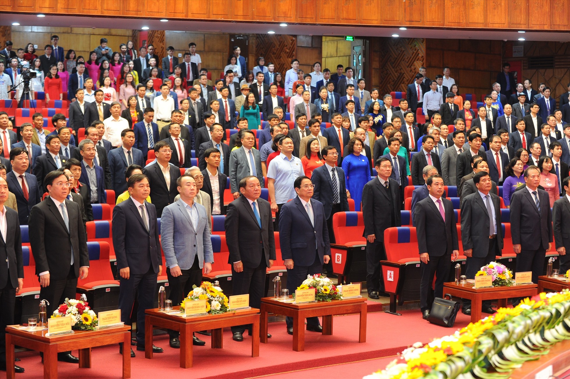 Thủ tướng và các đại biểu tham dự buổi lễ. Ảnh: Mạnh Thắng/Sở TTTT Hải Dương