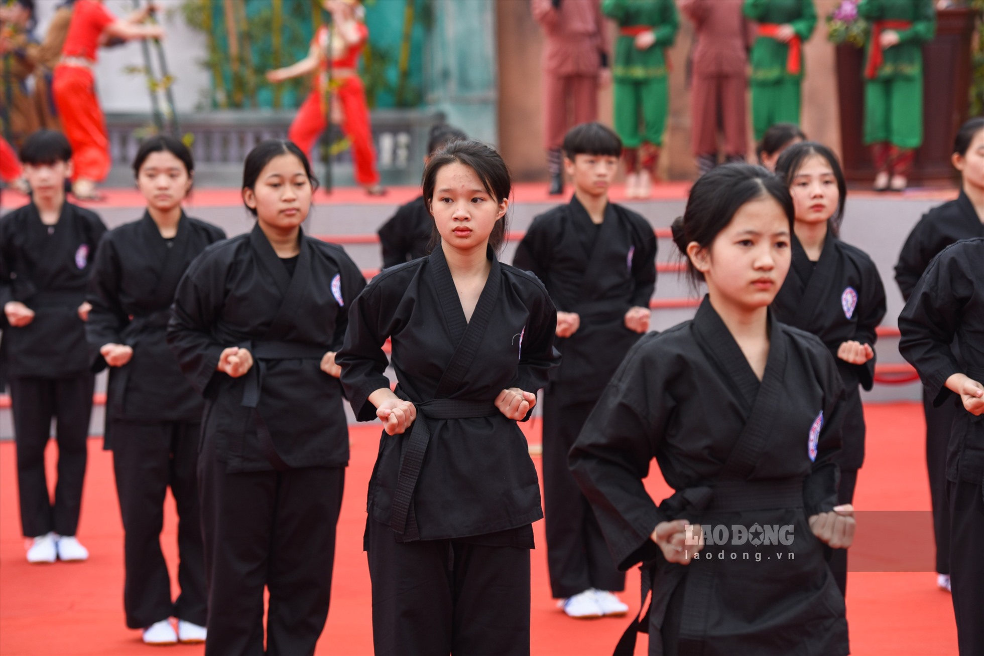 Học sinh Trường Phổ thông Dân tộc nội trú huyện Yên Thế biểu diễn võ thuật tại lễ hội.