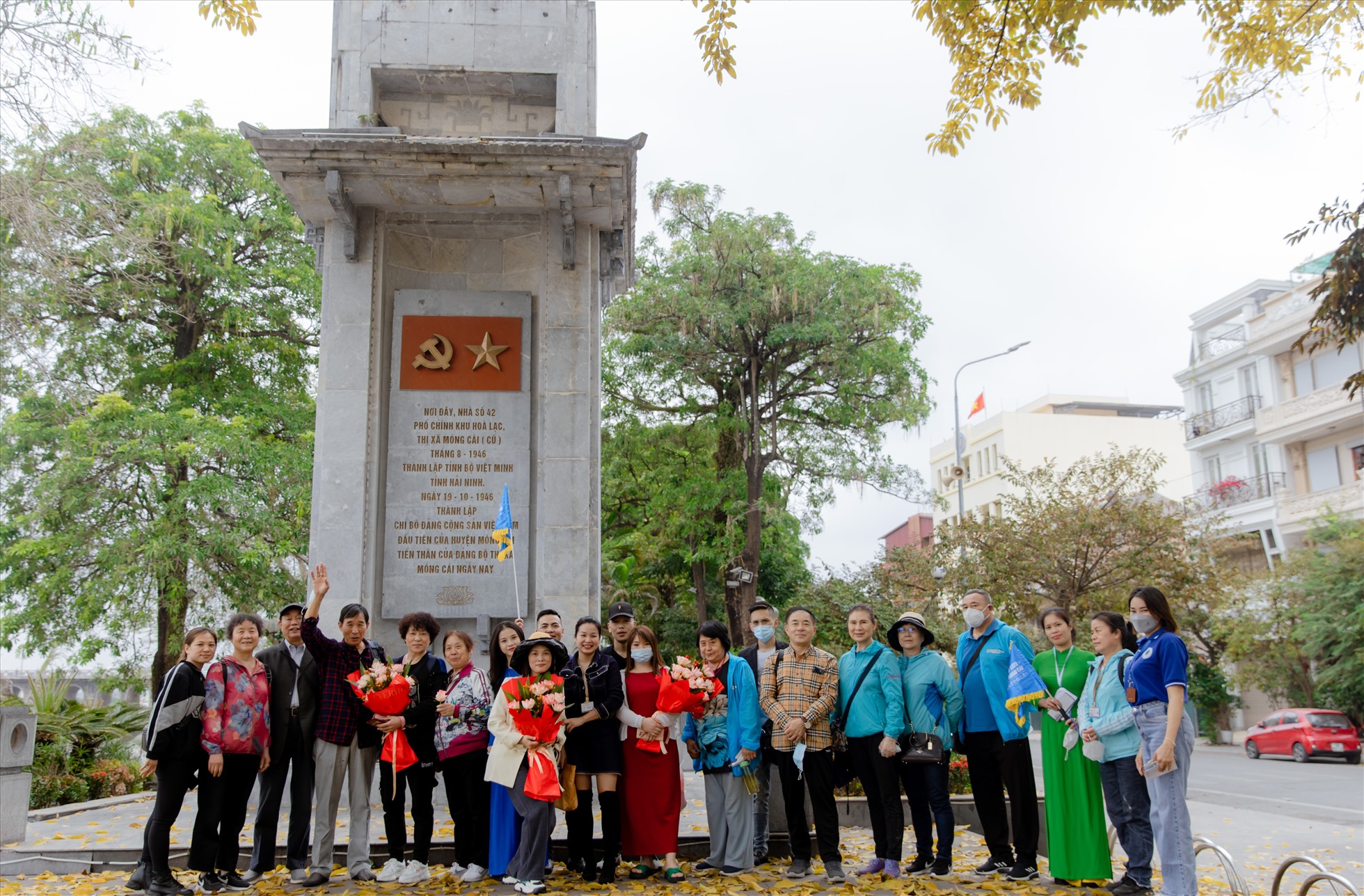 Cầu Ka Long và Di tích thành lập Chi bộ Đảng cộng sản đầu tiên ở Móng Cái là điểm tham quan có số đông du khách ghé thăm. Ảnh: Phòng Văn Hóa thông tin TP Móng Cái