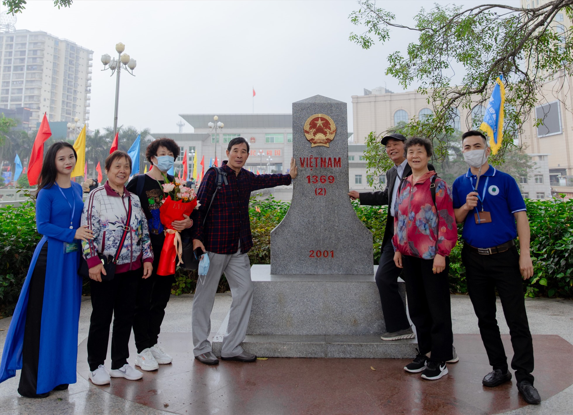 Nhà lưu niệm Bác Hồ, Cột mốc 1369 (2) là những điểm đến đầu tiên khi khách du lịch đặt chân đến Việt Nam. Ảnh: Phòng Văn hóa thông tin TP Móng Cái