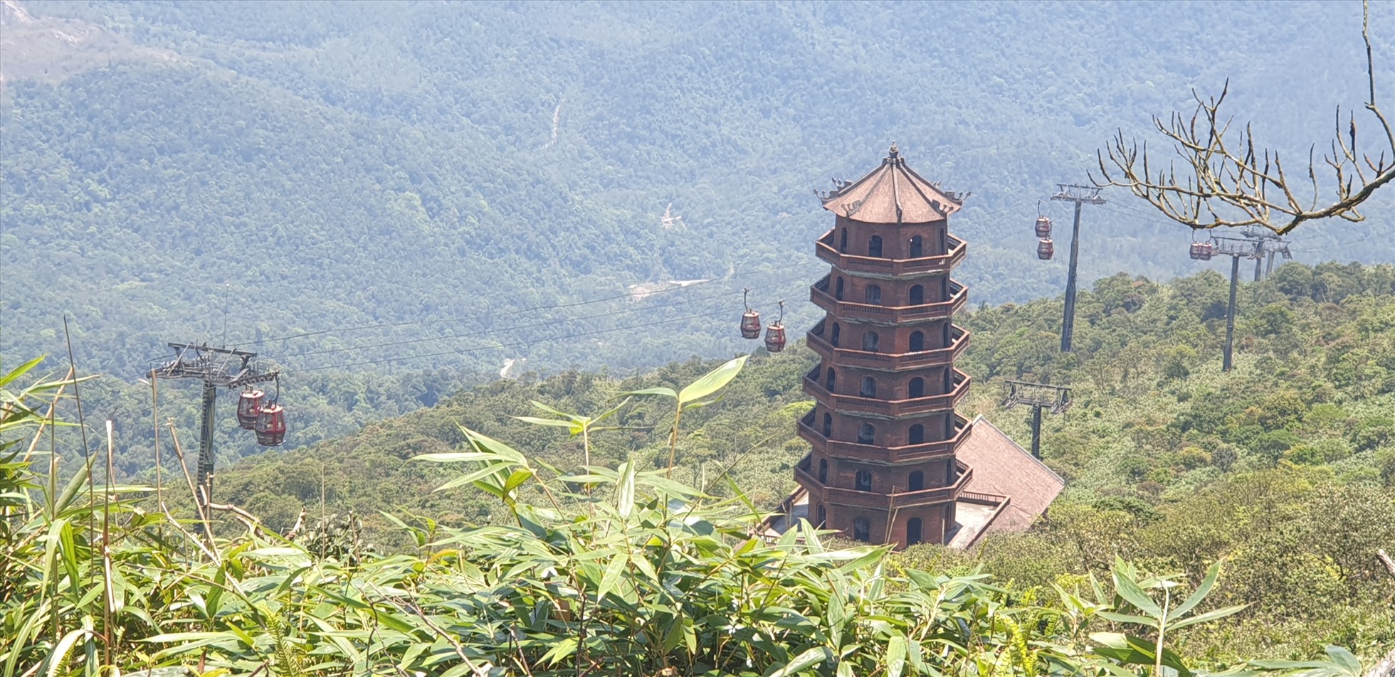 Đường lên chùa Đồng, Yên Tử. Ảnh: Nguyễn Hùng