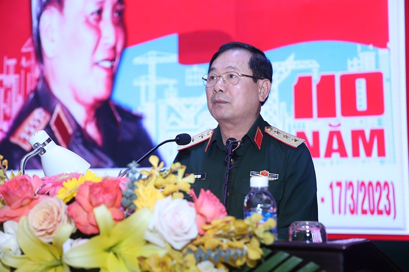 Thượng tướng, Tiến sỹ Lê Huy Vịnh - Thứ trưởng Bộ Quốc phòng, Trưởng ban Chỉ đạo hội thảo phát biểu khai mạc hội thảo. Ảnh: Quang Đại